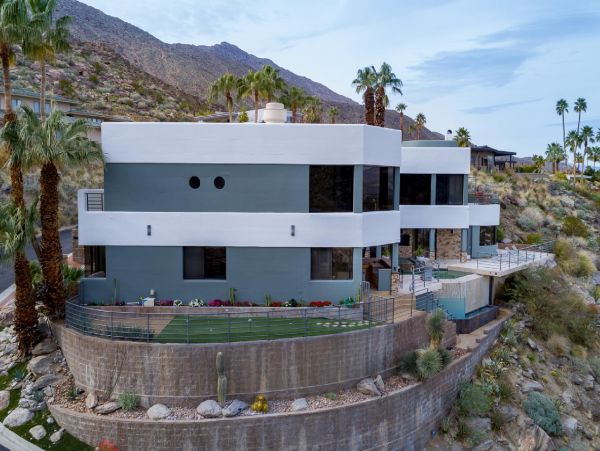 Palm Springs Home 948511