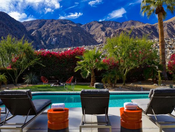 Palm Springs Home 948512