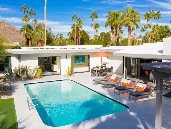 Palm Springs Home 948512