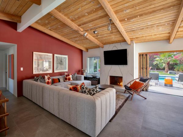 Palm Springs Home 948512