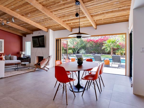Palm Springs Home 948512