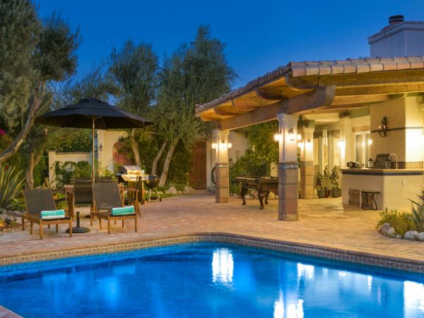 Palm Springs Home 948514