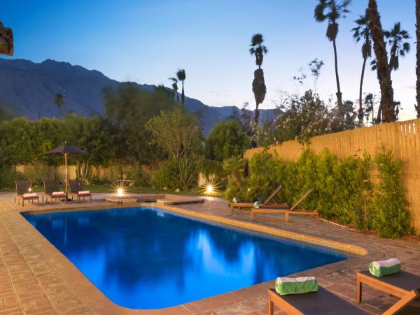 Palm Springs Home 948514