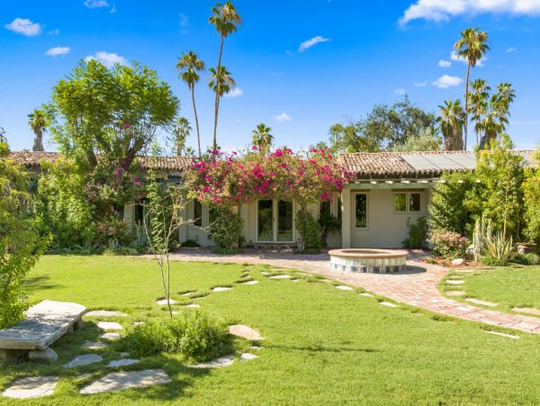 Palm Springs Home 948514