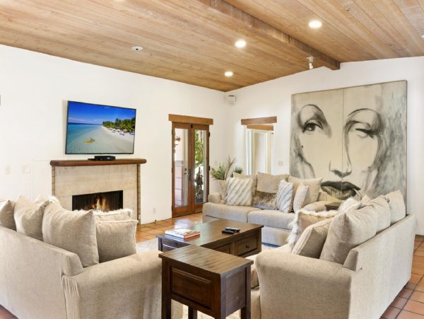 Palm Springs Home 948514