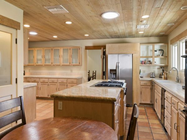 Palm Springs Home 948514