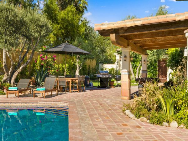 Palm Springs Home 948514