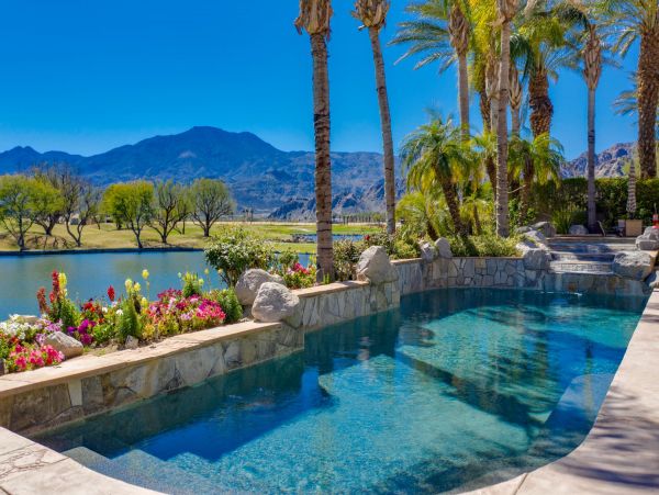 Palm Springs Home 948515