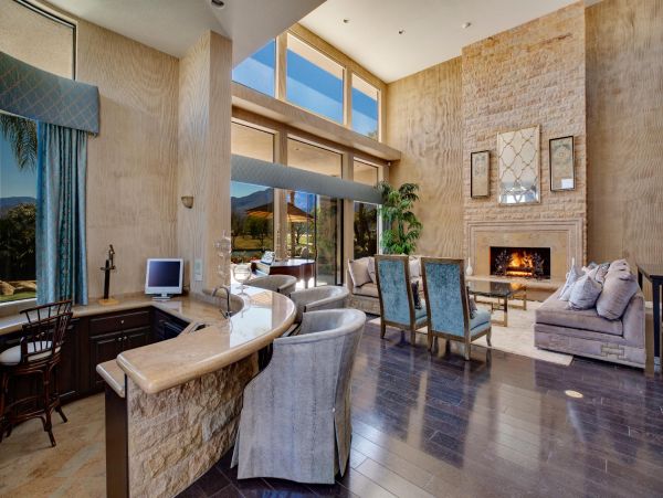 Palm Springs Home 948515