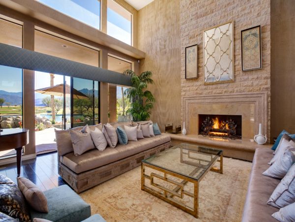 Palm Springs Home 948515