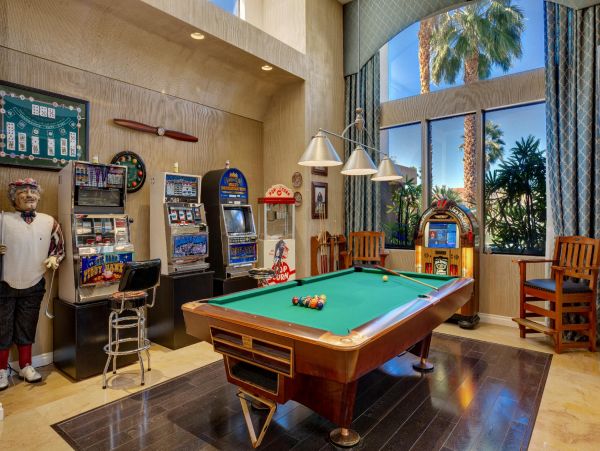 Palm Springs Home 948515