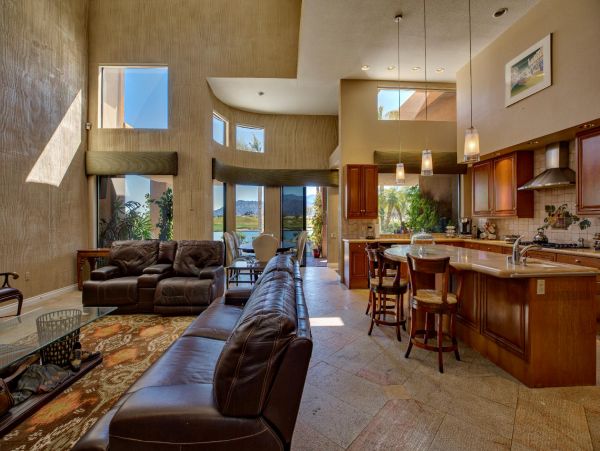 Palm Springs Home 948515