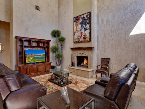 Palm Springs Home 948515