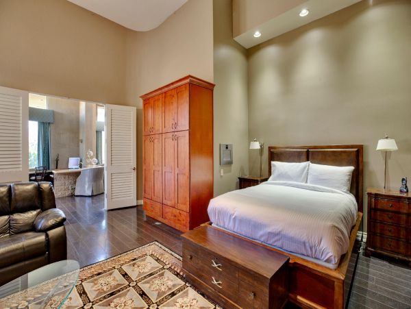 Palm Springs Home 948515