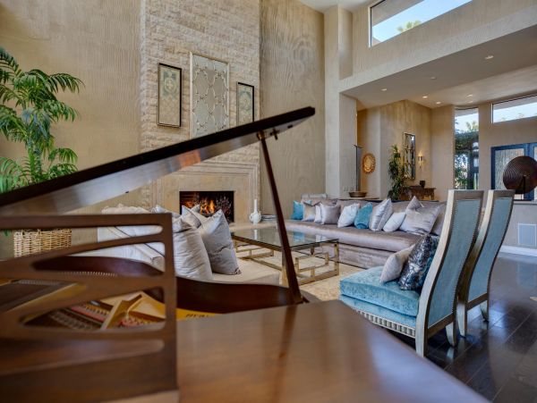 Palm Springs Home 948515