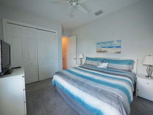 Naples Walk to Beach Four Bedroom Plus Den Vacation Home