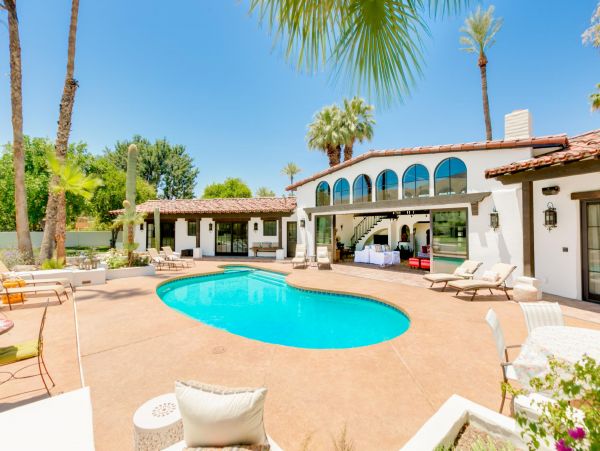 Palm Springs Home 948517