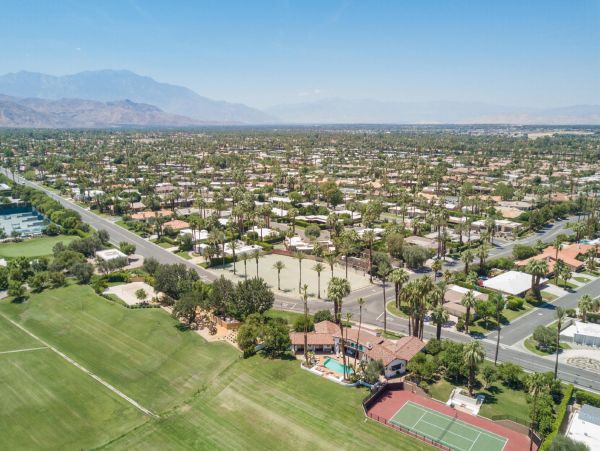 Palm Springs Home 948517