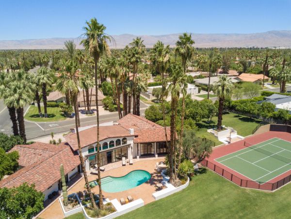 Palm Springs Home 948517
