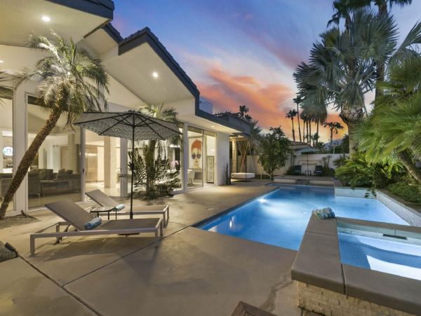 Palm Springs Home 948518