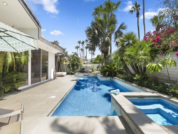 Palm Springs Home 948518