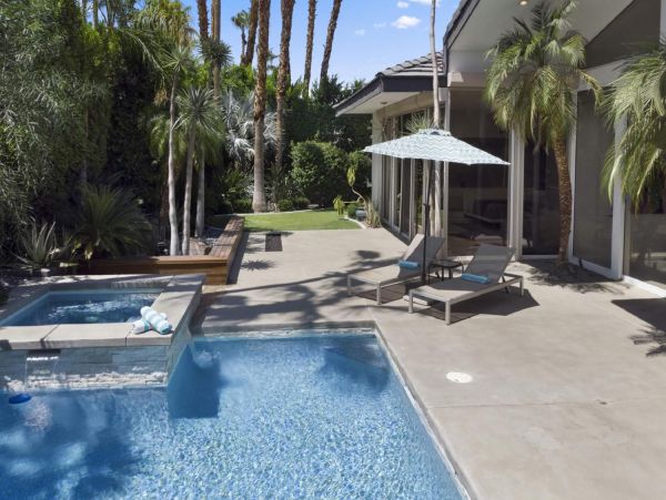 Palm Springs Home 948518