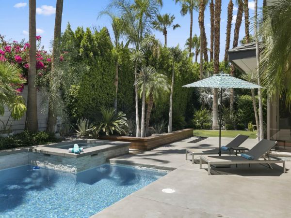 Palm Springs Home 948518