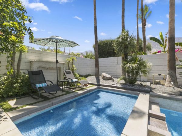Palm Springs Home 948518