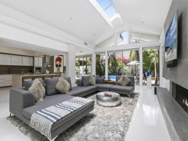 Palm Springs Home 948518