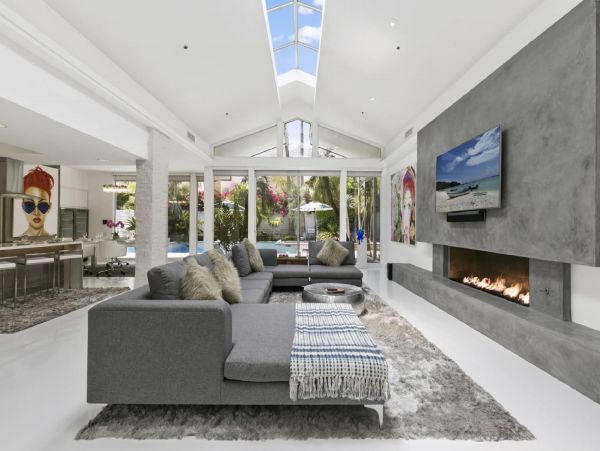 Palm Springs Home 948518
