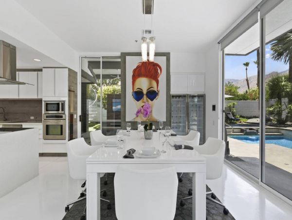Palm Springs Home 948518
