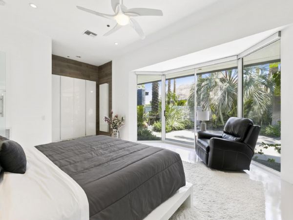 Palm Springs Home 948518
