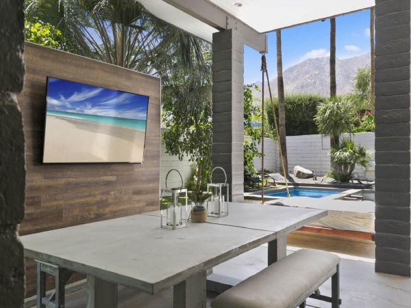 Palm Springs Home 948518