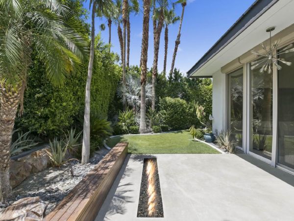 Palm Springs Home 948518