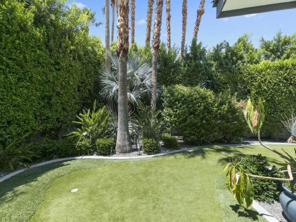 Palm Springs Home 948518