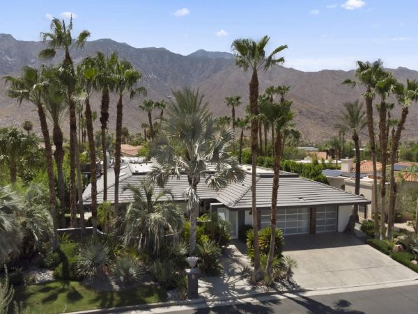 Palm Springs Home 948518
