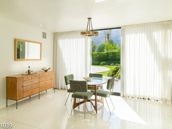 Palm Springs Home 948519