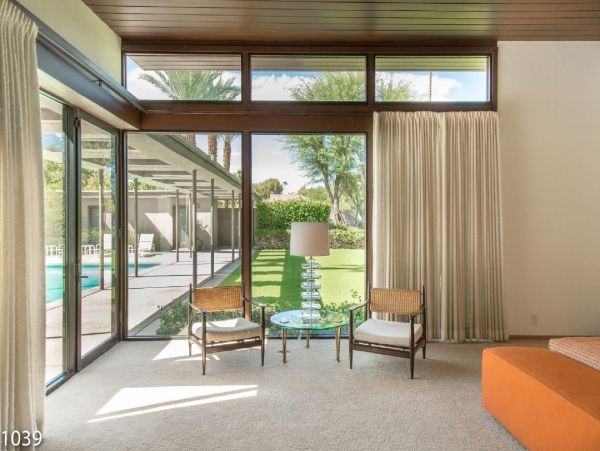 Palm Springs Home 948519