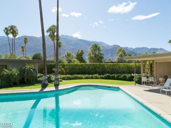 Palm Springs Home 948519