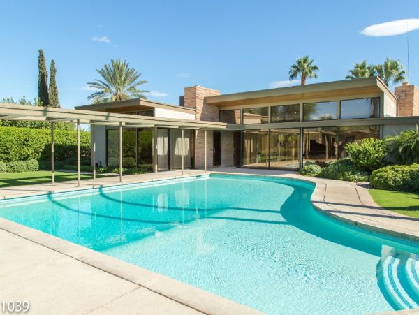 Palm Springs Home 948519