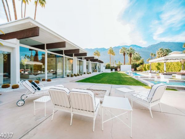 Palm Springs Home 948520
