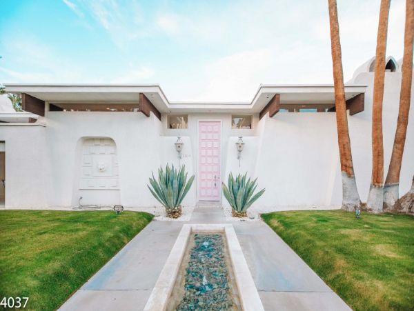 Palm Springs Home 948520