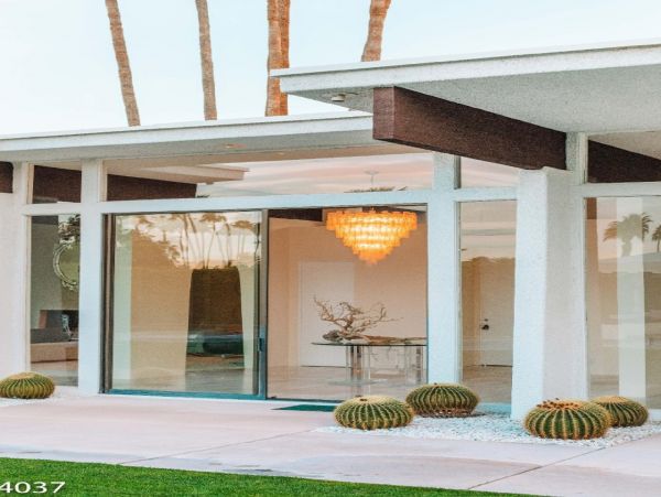 Palm Springs Home 948520