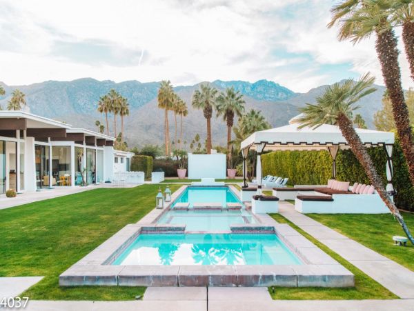 Palm Springs Home 948520