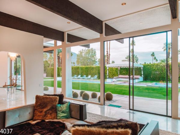 Palm Springs Home 948520