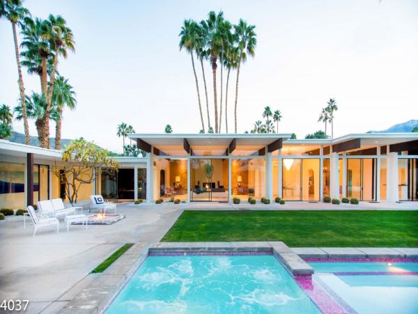 Palm Springs Home 948520