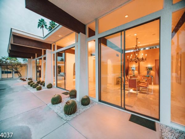 Palm Springs Home 948520