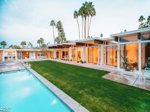 Palm Springs Home 948520