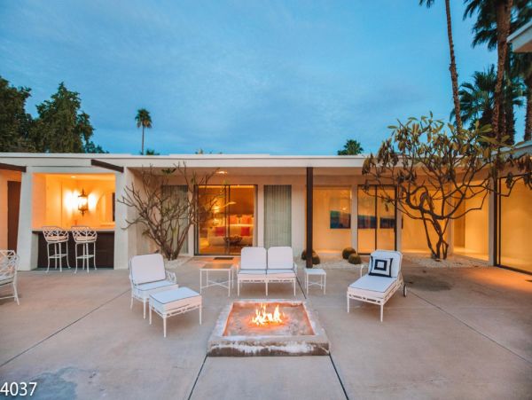 Palm Springs Home 948520