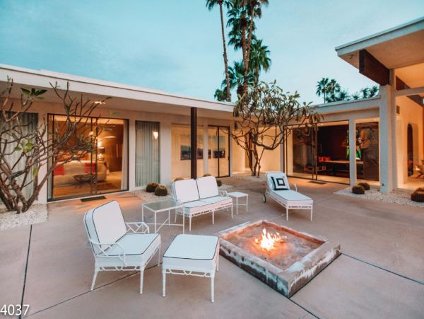 Palm Springs Home 948520